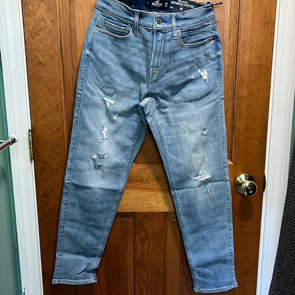 Hollister Men’s Taper Jean (W28, L30) Brand New with Tags